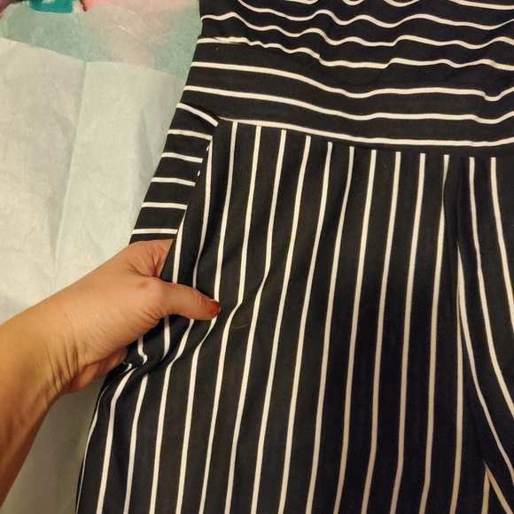 NY&Co black and white striped jumpsuit - Size Med - Picture 6 of 10